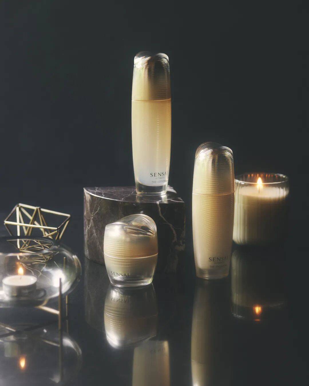 新揭幕初雪和白色花瓣好像有点配pg电子试玩平台北京迪奥之家全(图14)