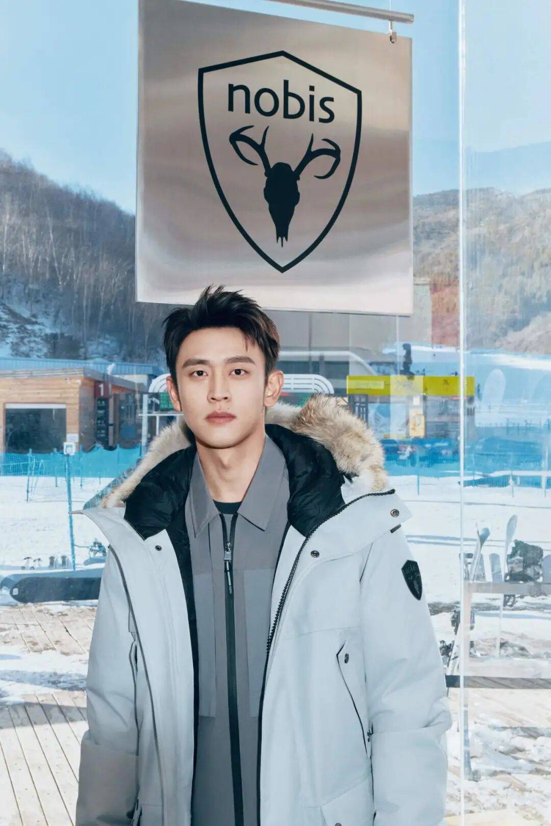 新揭幕初雪和白色花瓣好像有点配pg电子试玩平台北京迪奥之家全(图25)